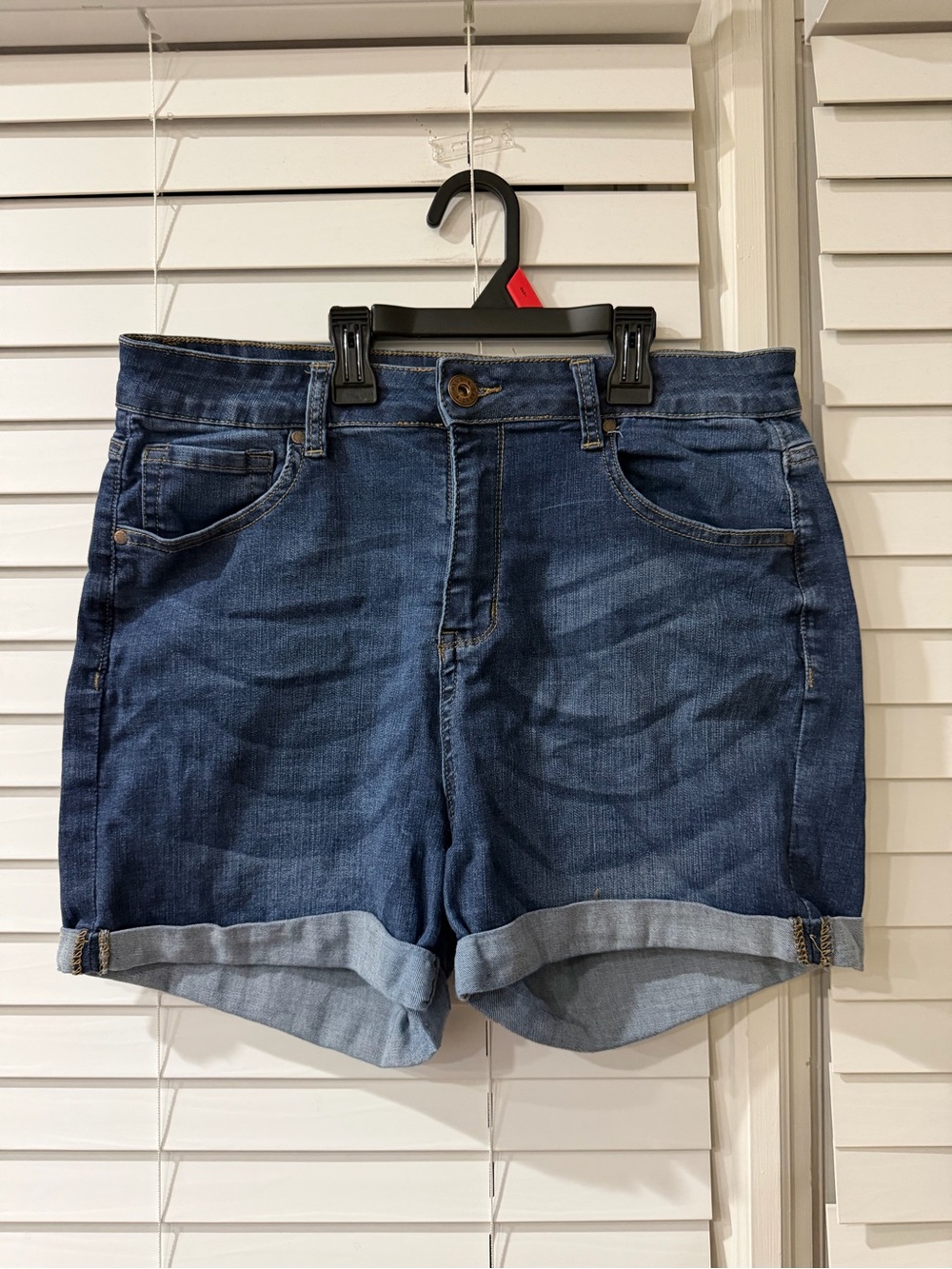 💙 Women’s Dark Blue Denim Roll-Cuff Shorts Size 15 Width 32 💙